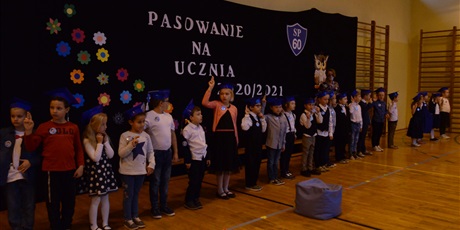 Powiększ grafikę: pasowanie-na-ucznia-218112.jpg